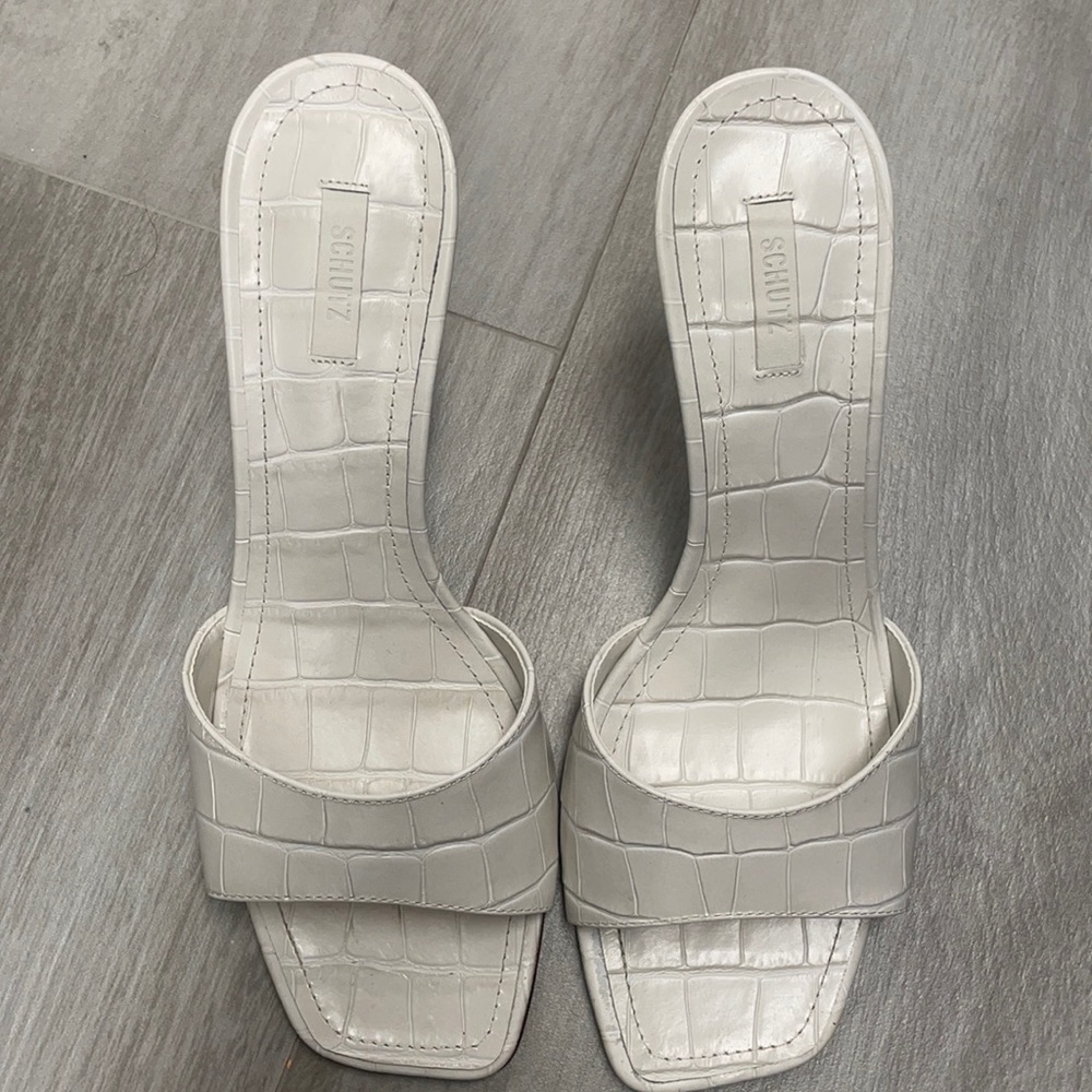 Schutz white mule